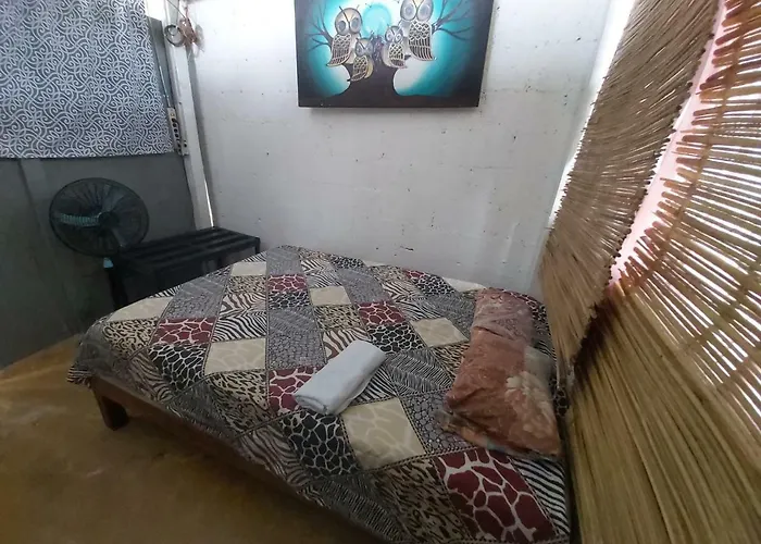 Delmar Hostal